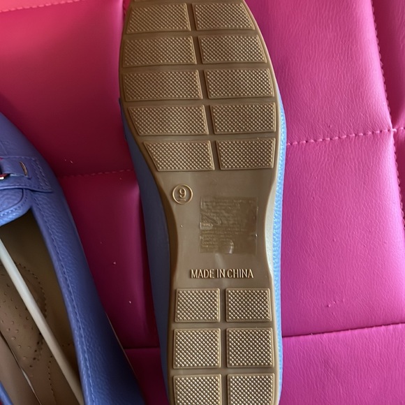 Avon Shoes - Picture 2 of 3